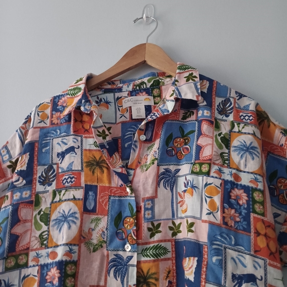 C&C California Tropical Novelty Patchwork Linen Button Front Shirt Bird Fruit Pr - Picture 3 of 6
